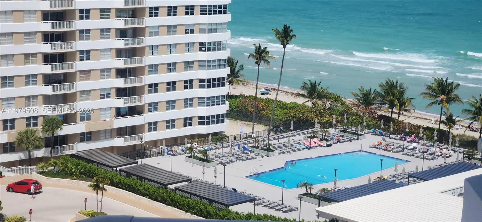 OCEAN SIDE POOL TO ENJOY TOO