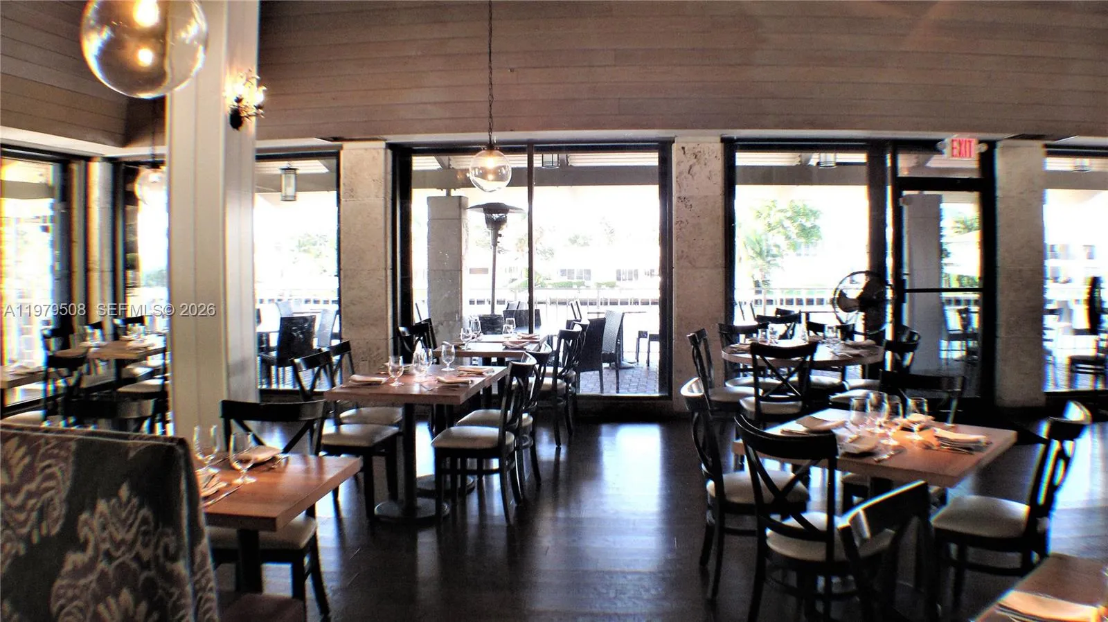 bayside delicious restaurant.