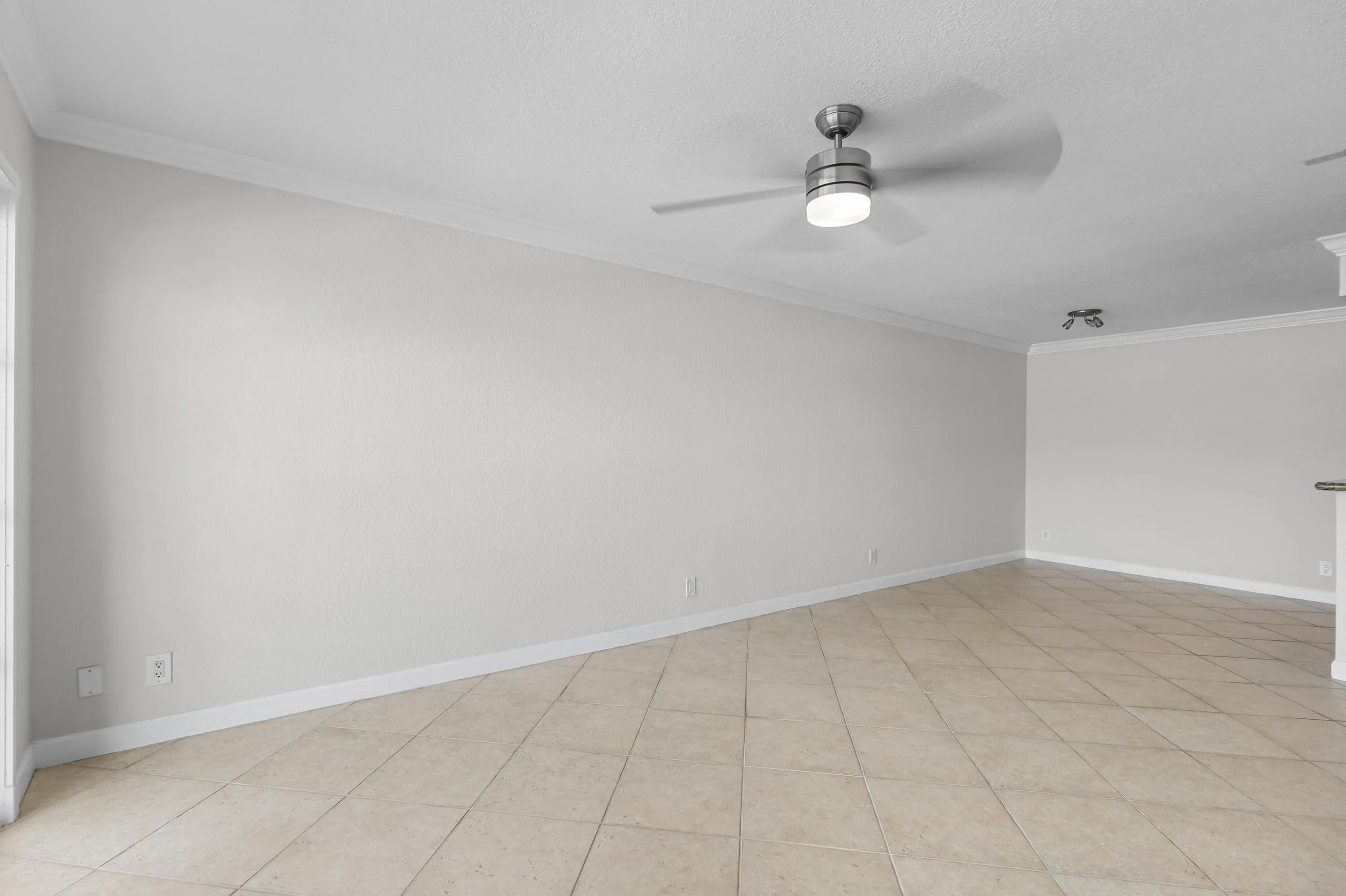 GF4A1180Pine Crest Village-by Pwayko