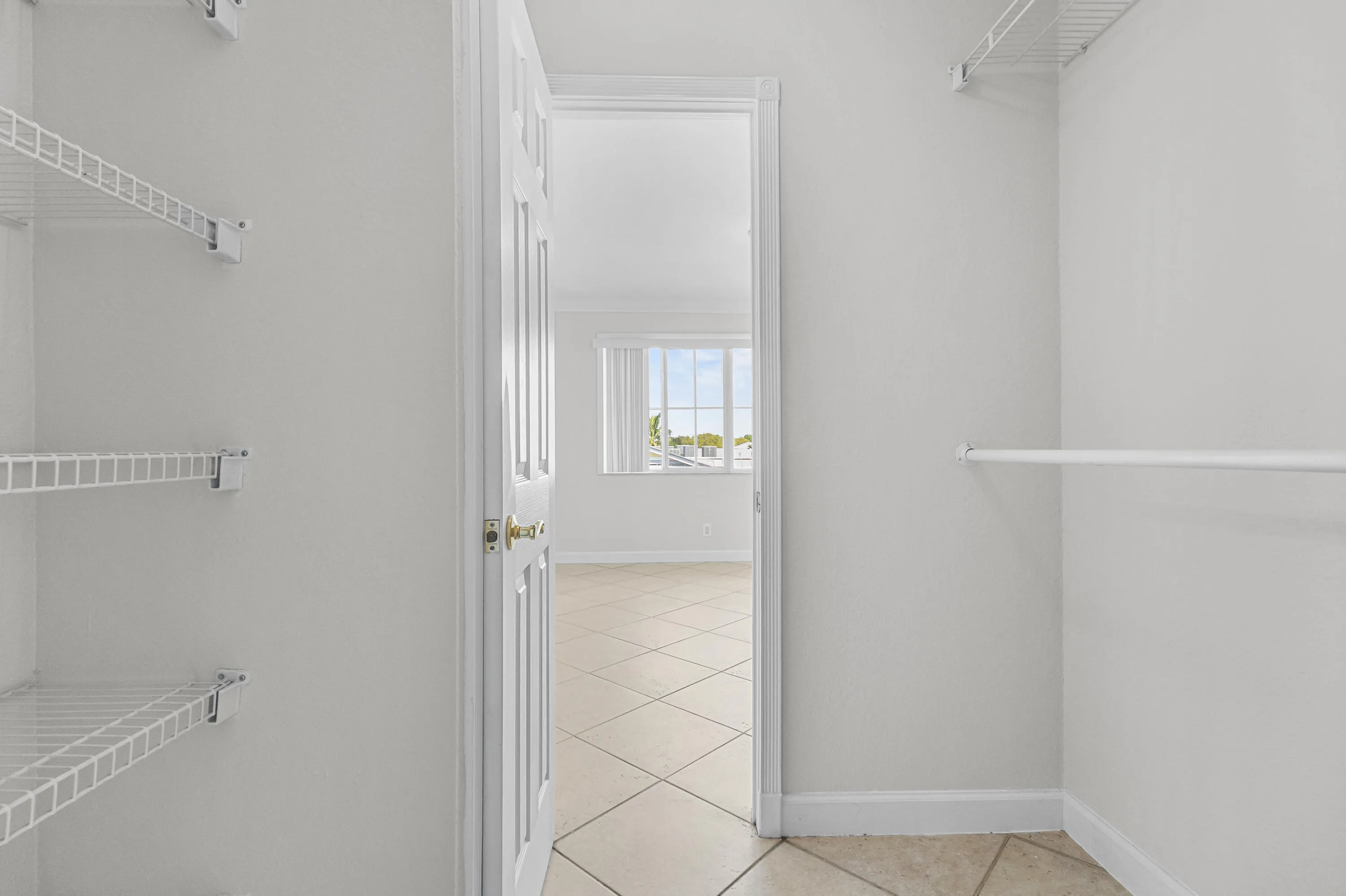 GF4A1150Pine Crest Village-by Pwayko