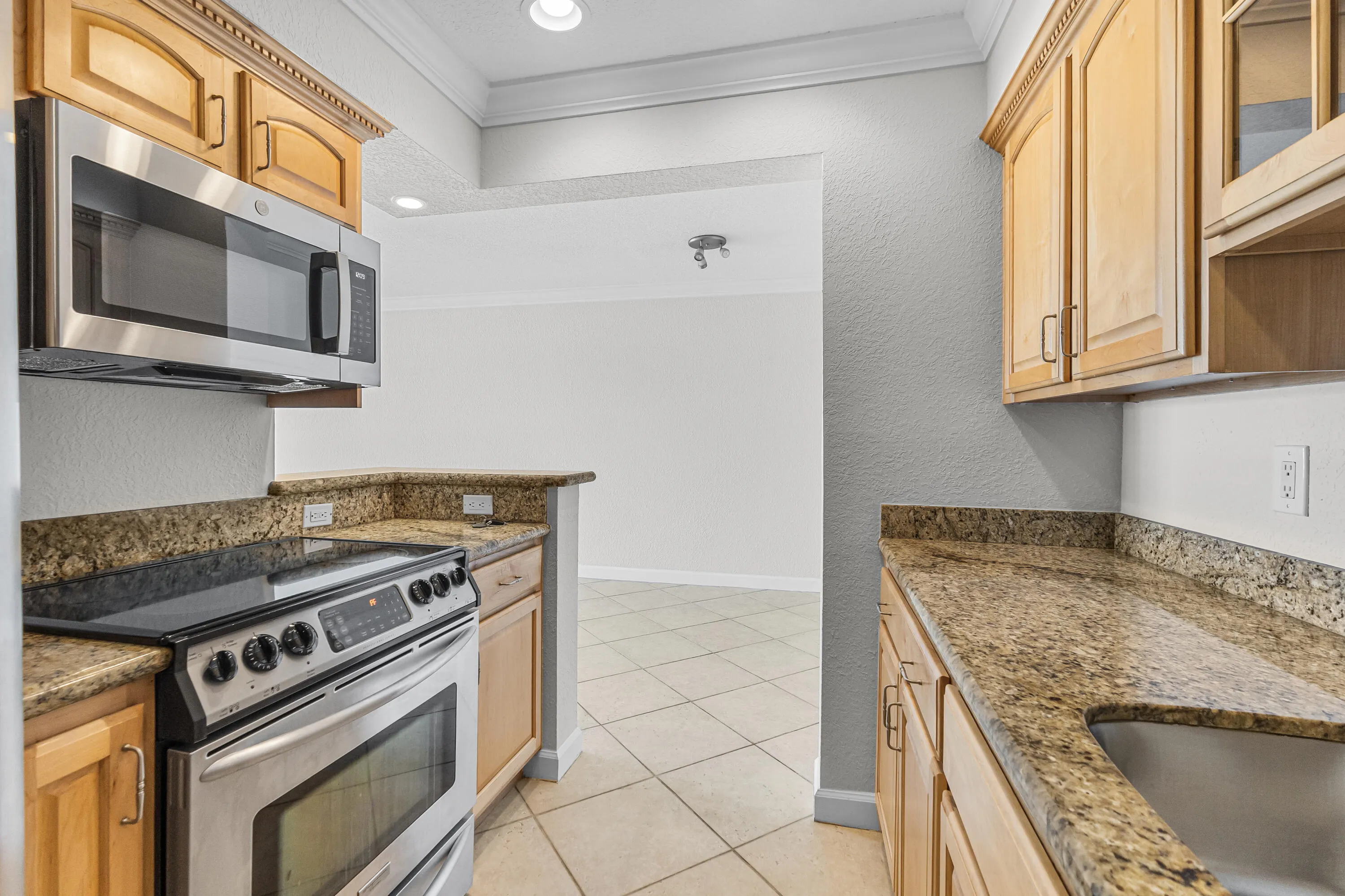 GF4A1174Pine Crest Village-by Pwayko