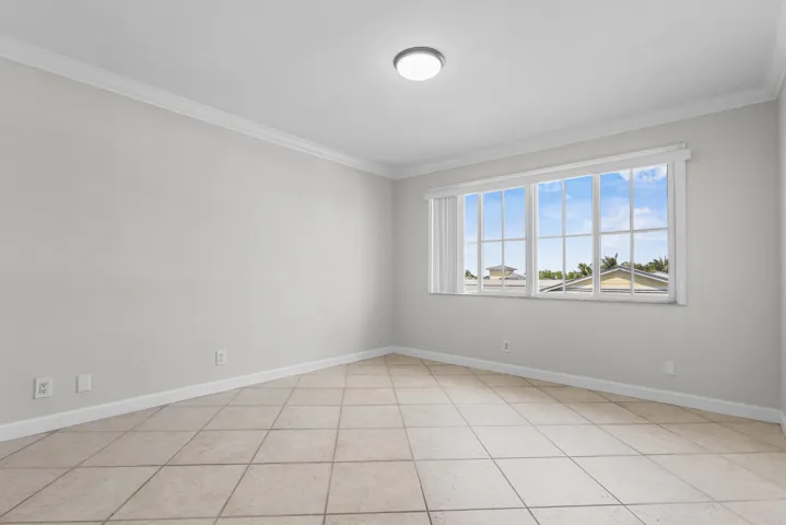 GF4A1135Pine Crest Village-by Pwayko