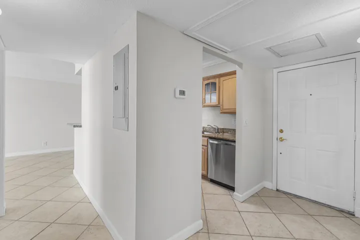 GF4A1207Pine Crest Village-by Pwayko