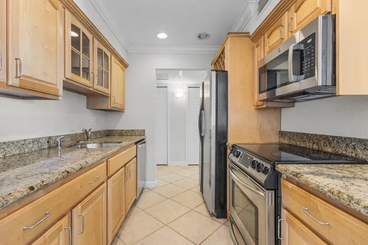 GF4A1165Pine Crest Village-by Pwayko