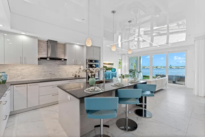 100 Water Club Ct N_Kitchen