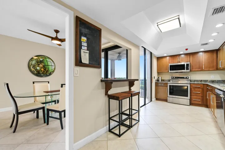 14 Kitchen 02