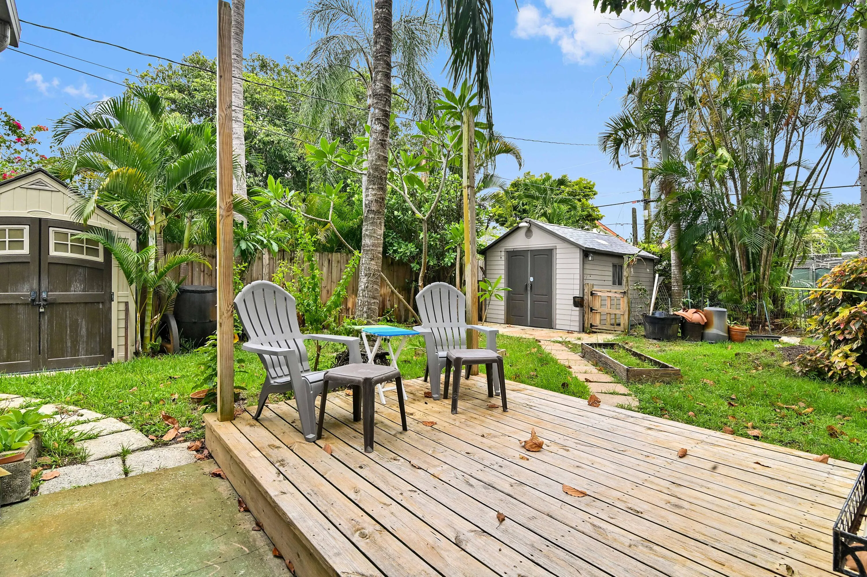 04 Backyard 02