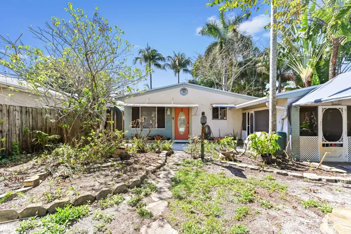 06 front yard 02