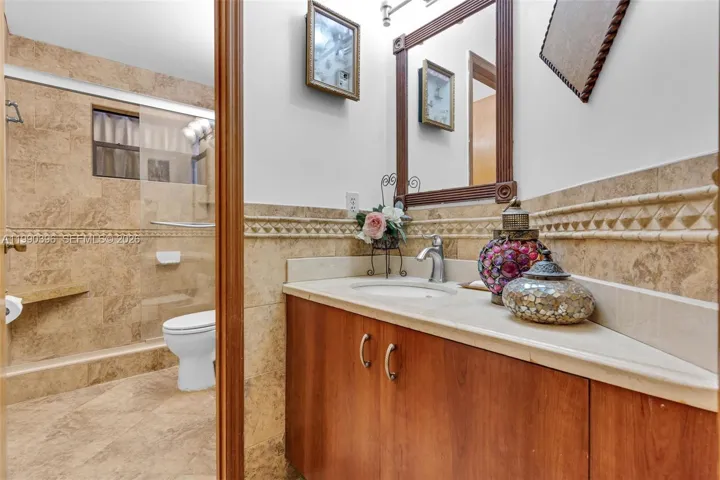 2nd Bathroom