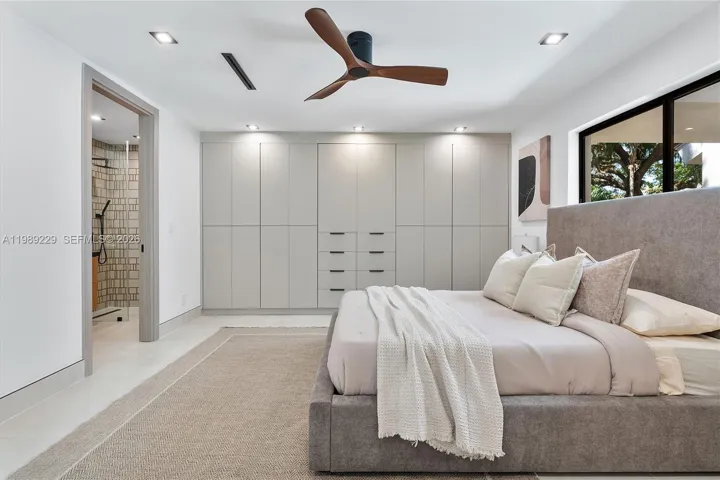 Photo 37