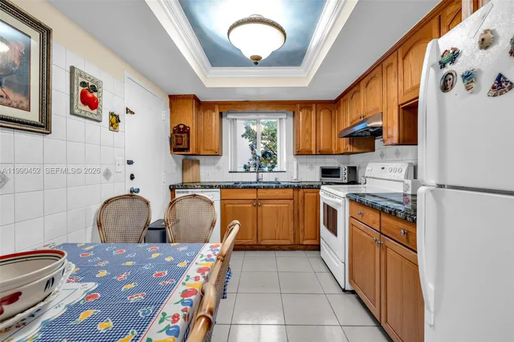 Plenty of cabinets