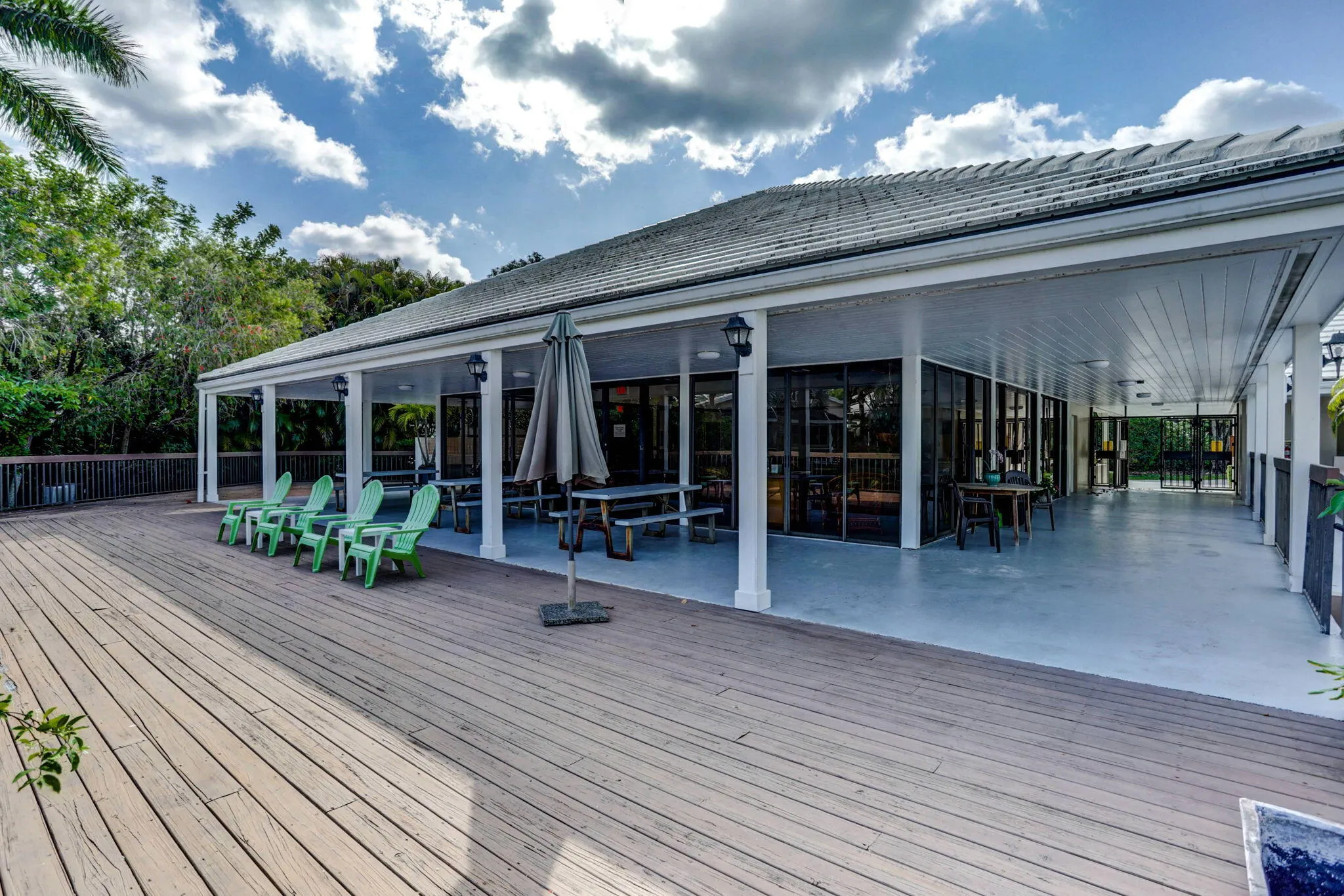 Clubhous Deck (2)