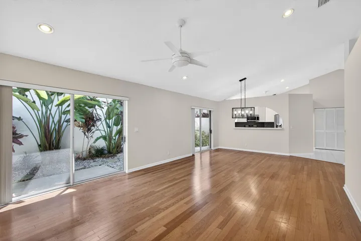 Living/Dining Area