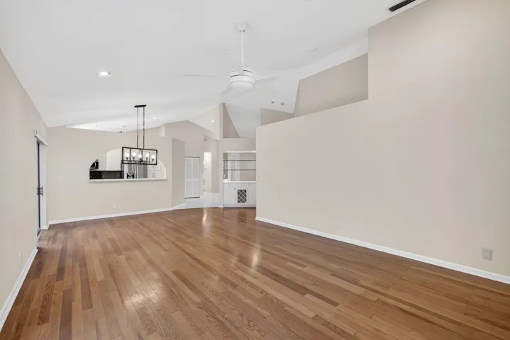 Living/Dining Area