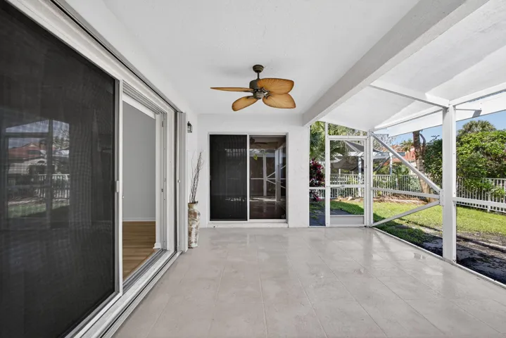 Screened Patio (4)