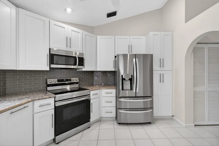 Kitchen (2)
