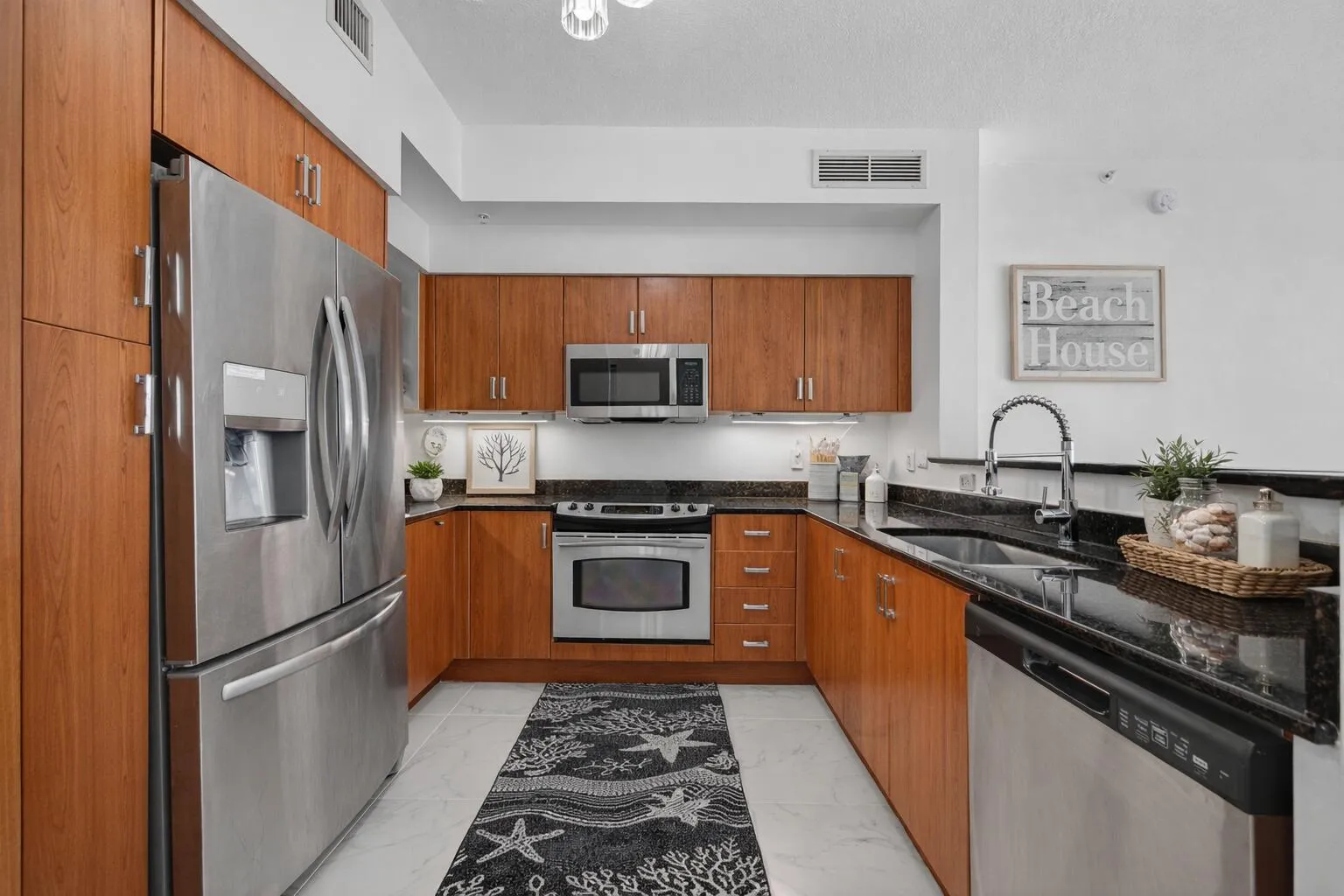 Virtual staging-kitchen
