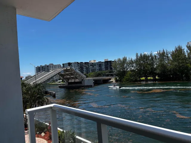 balcony bridge