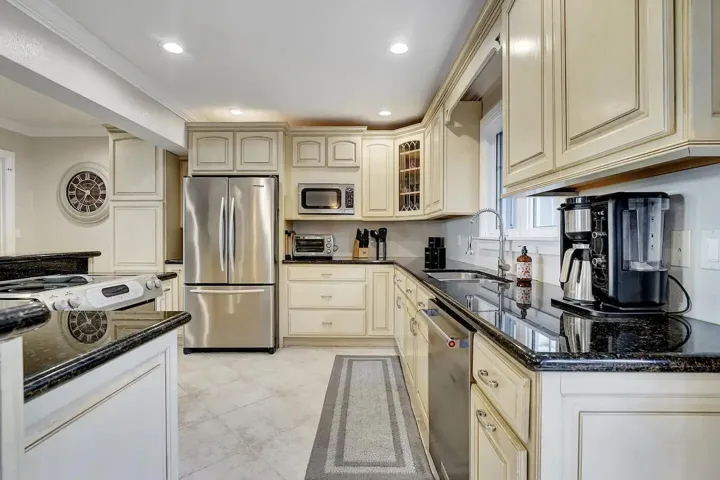 Kitchen 3