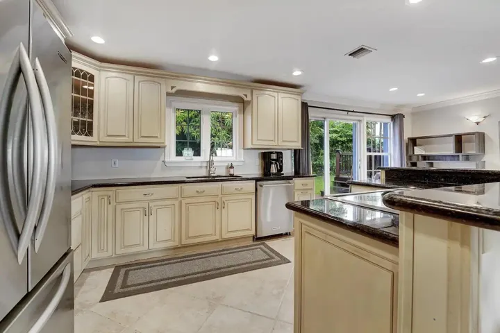 Kitchen 4