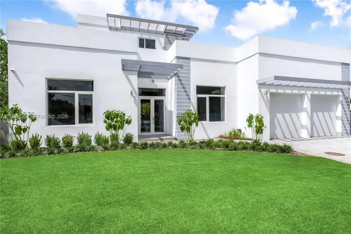 This CBS, BUNKER home built with reinforced concrete block and steel- has double insulation-in the roof and inside. Cuts A/C costs by up to 30%.