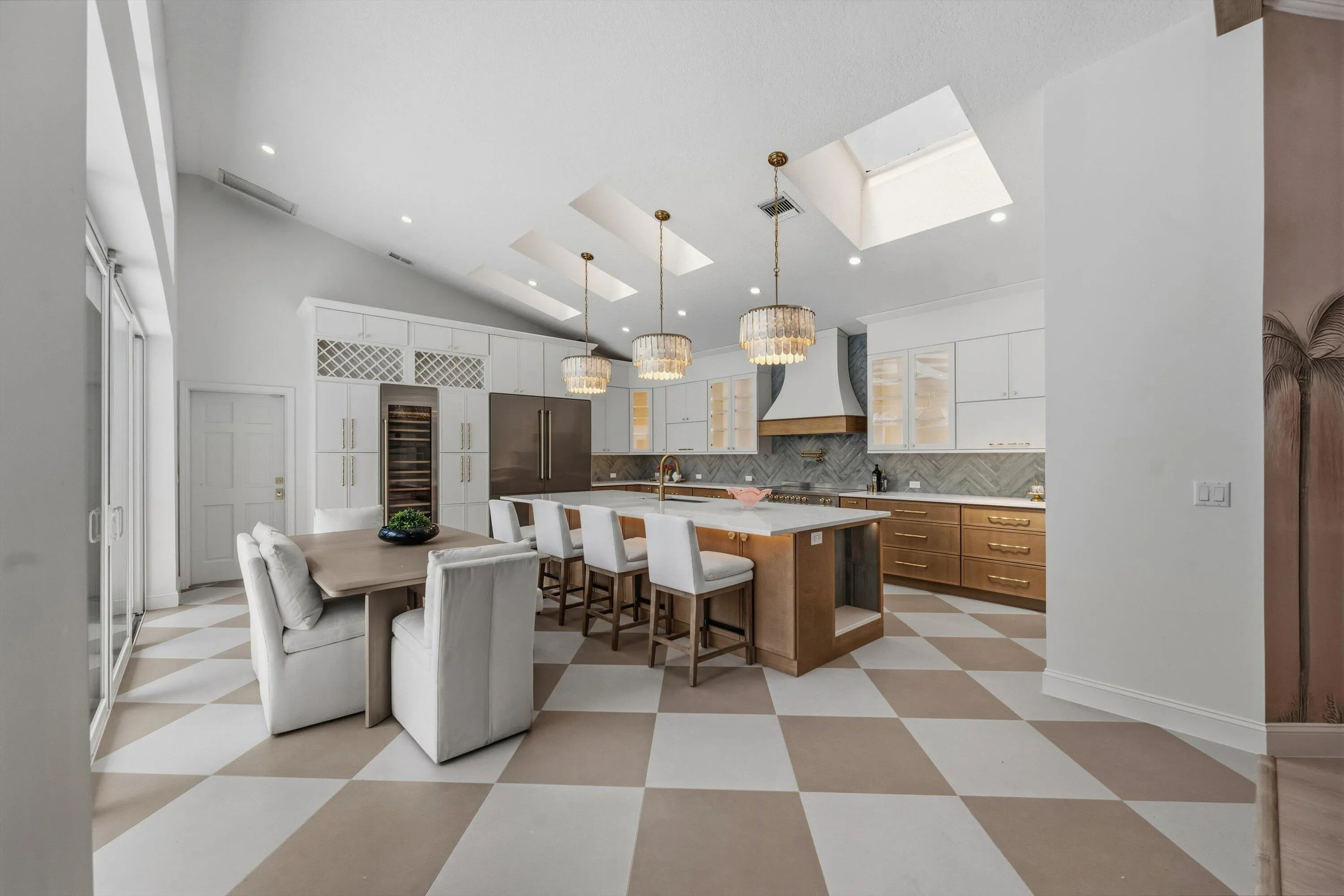 DINING/KITCHEN