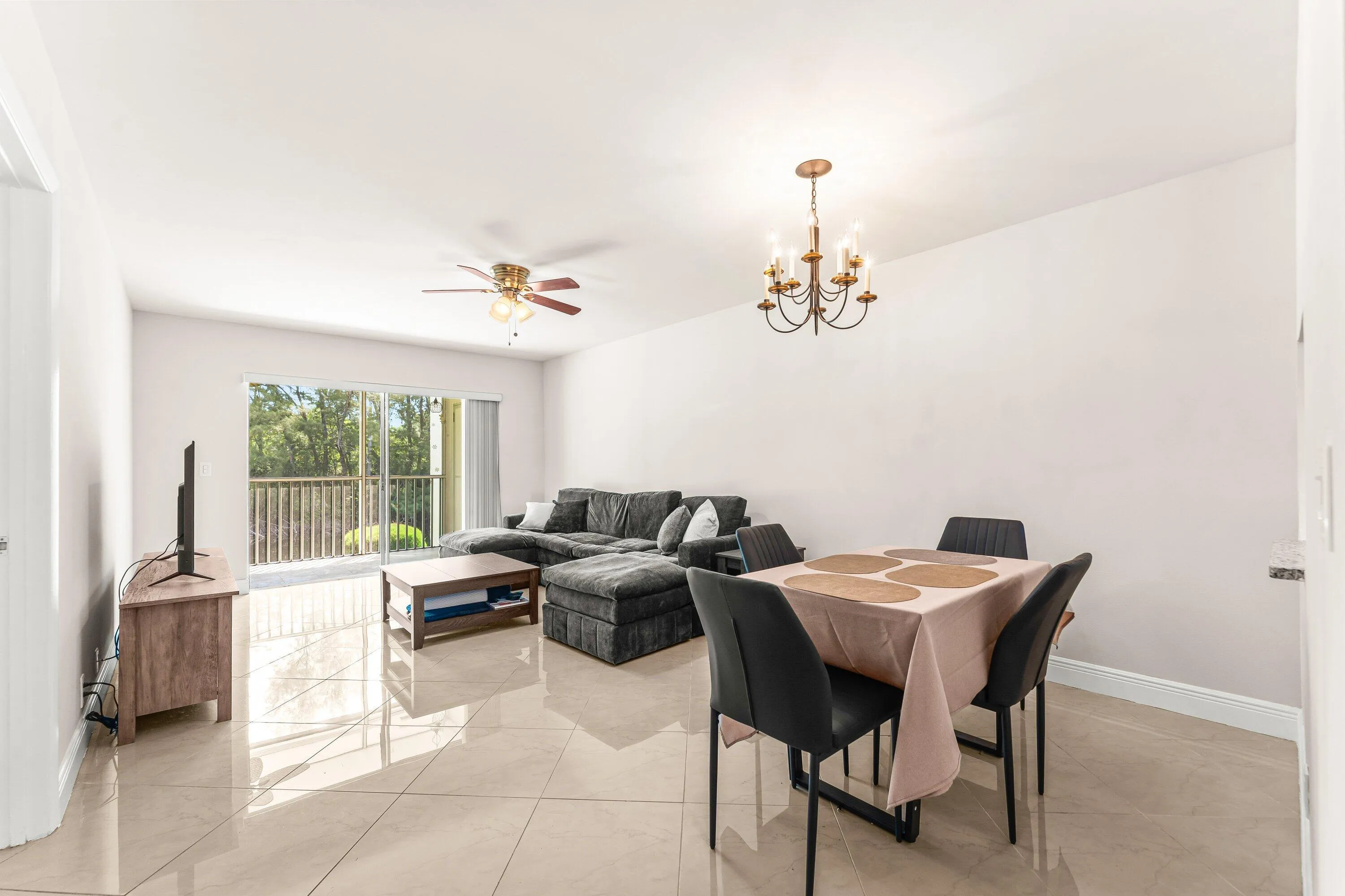 007-130LakeMerylDrive-228-WestPalmBeach-