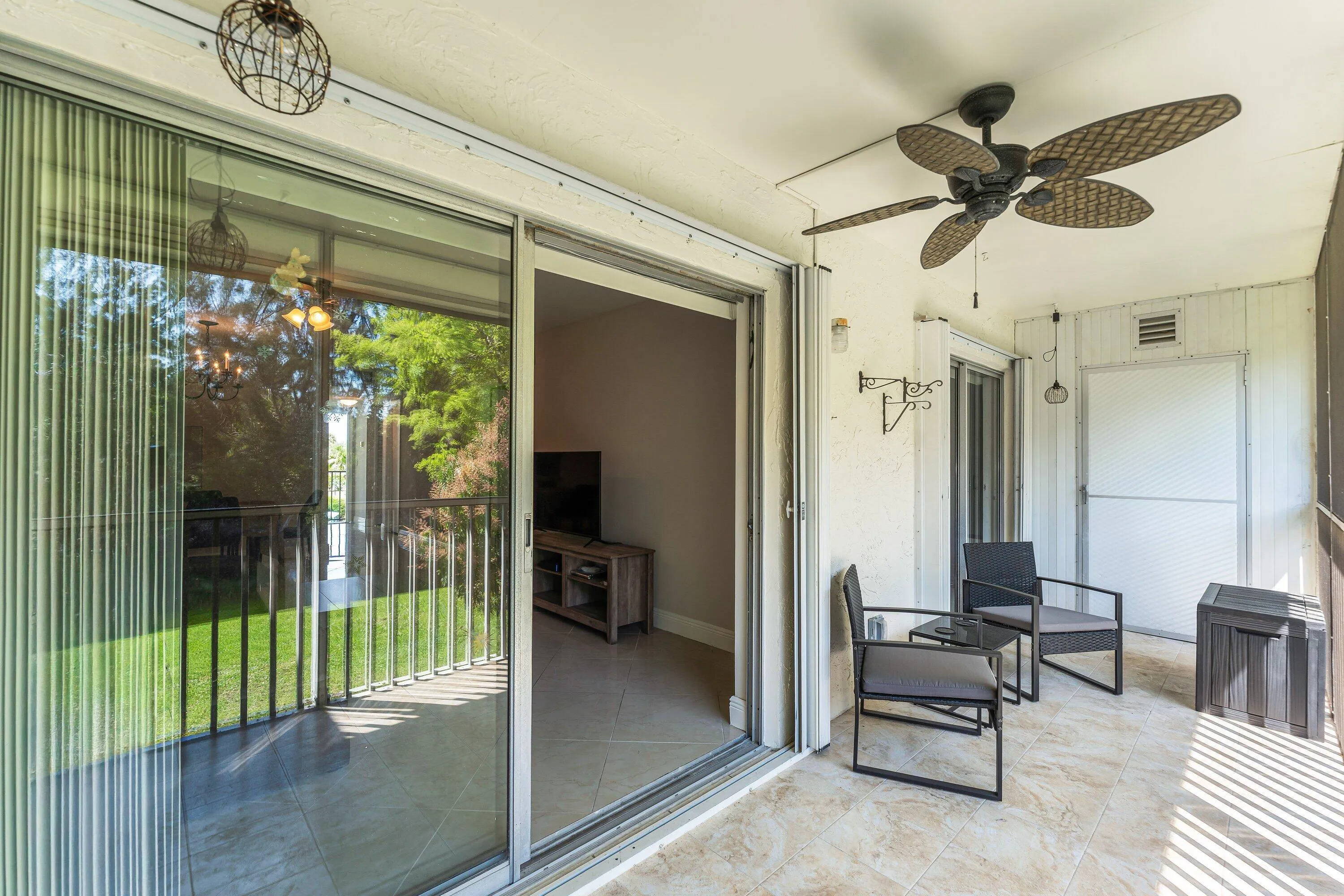 024-130LakeMerylDrive-228-WestPalmBeach-