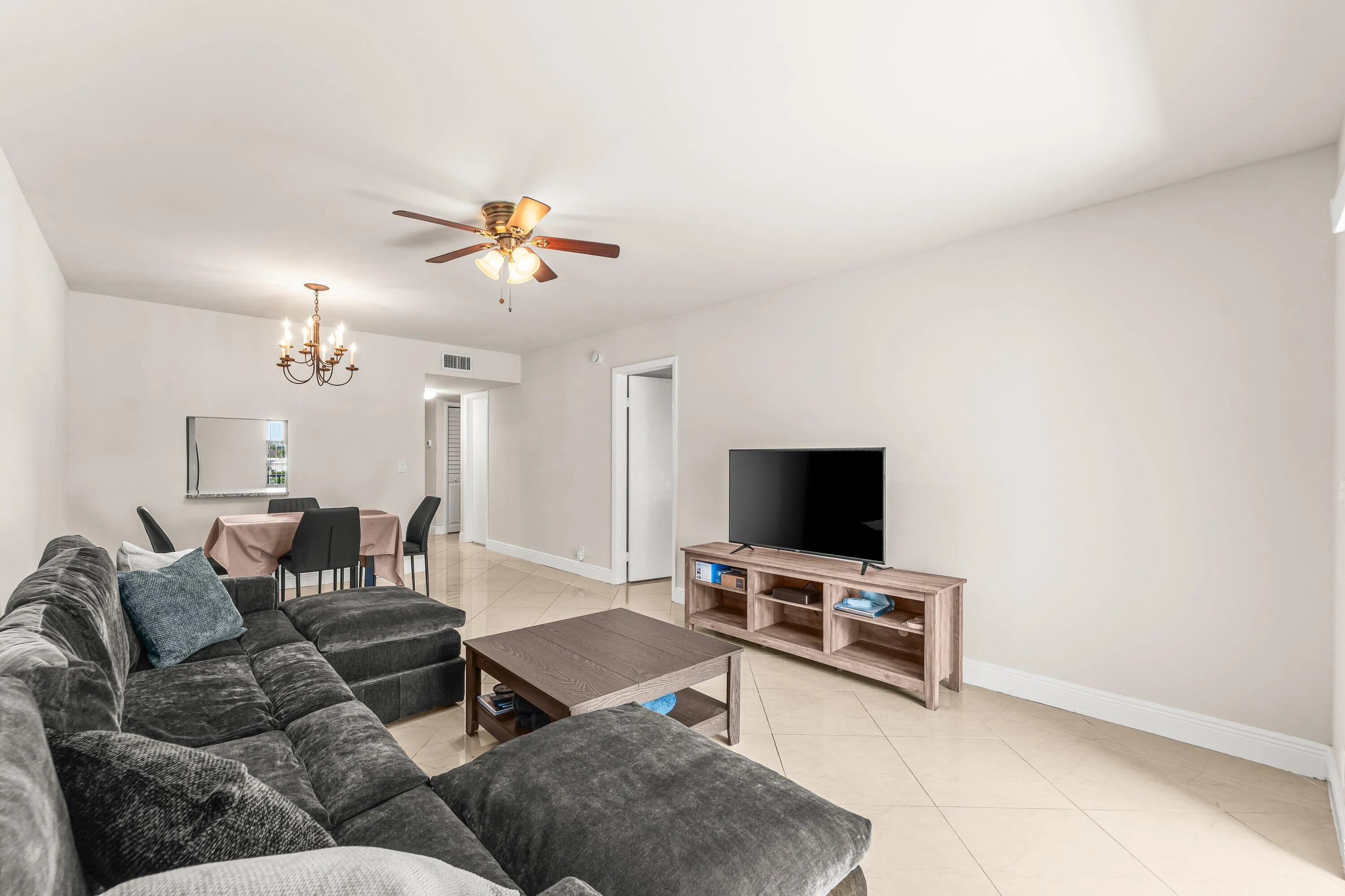 015-130LakeMerylDrive-228-WestPalmBeach-