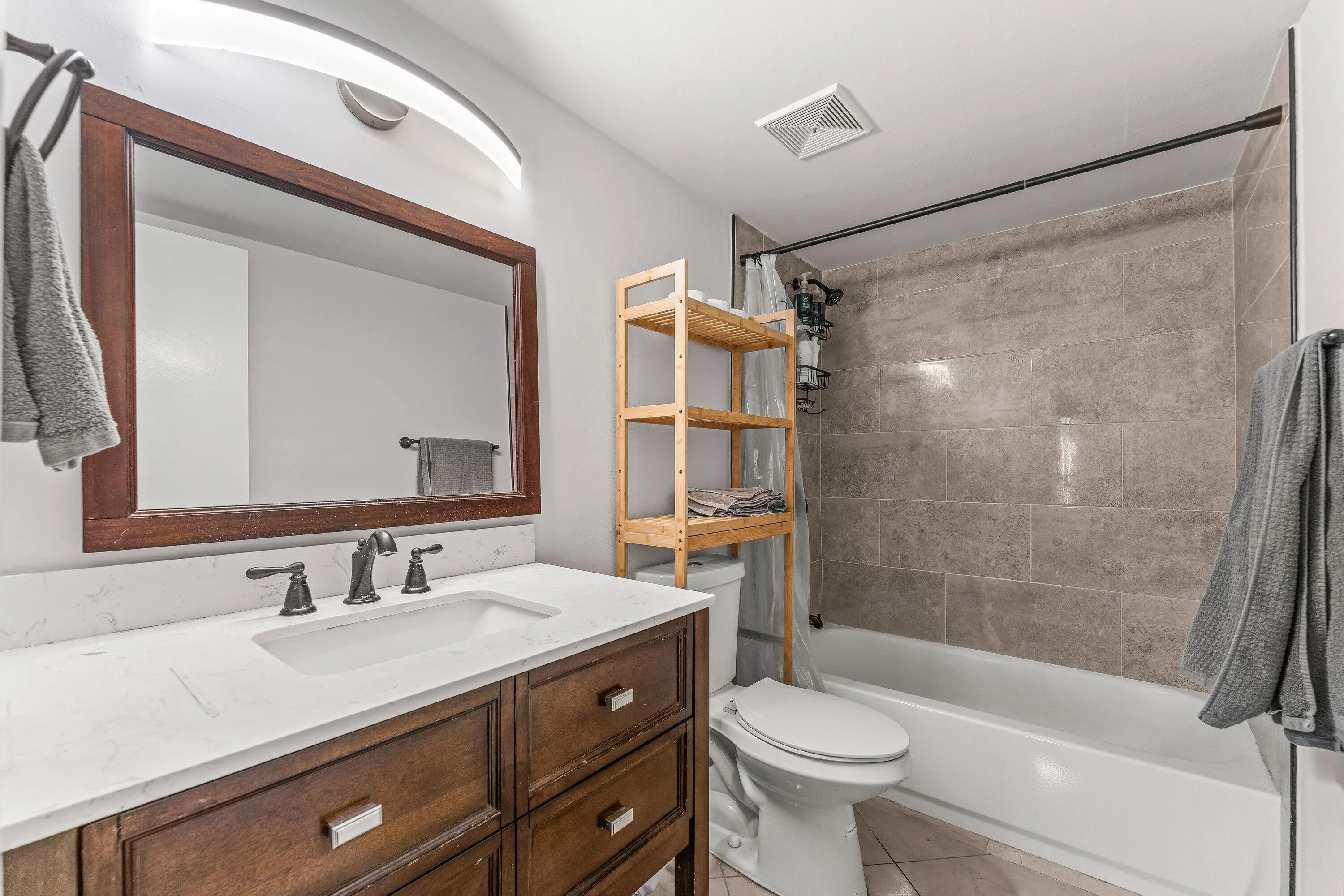 020-130LakeMerylDrive-228-WestPalmBeach-
