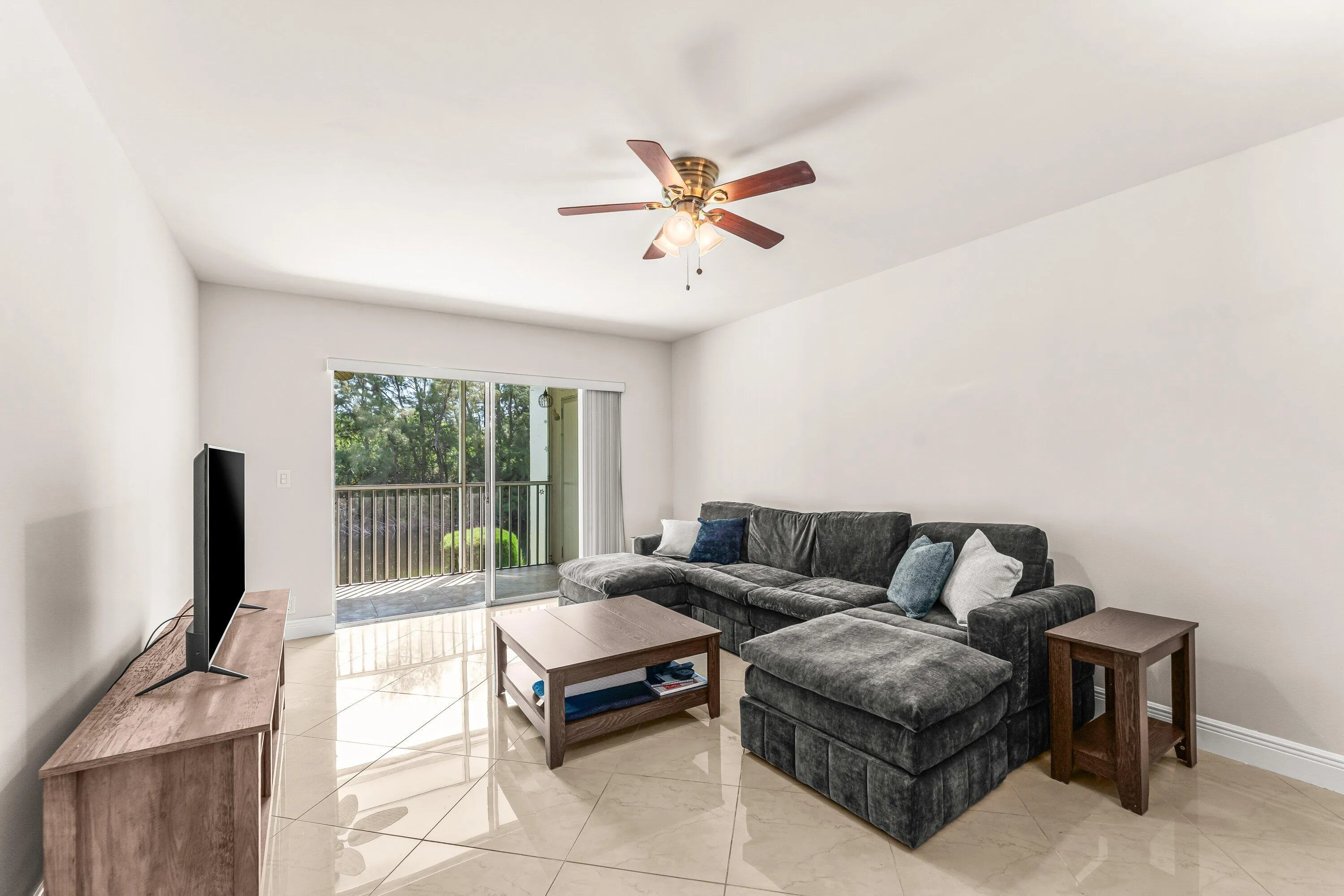 013-130LakeMerylDrive-228-WestPalmBeach-