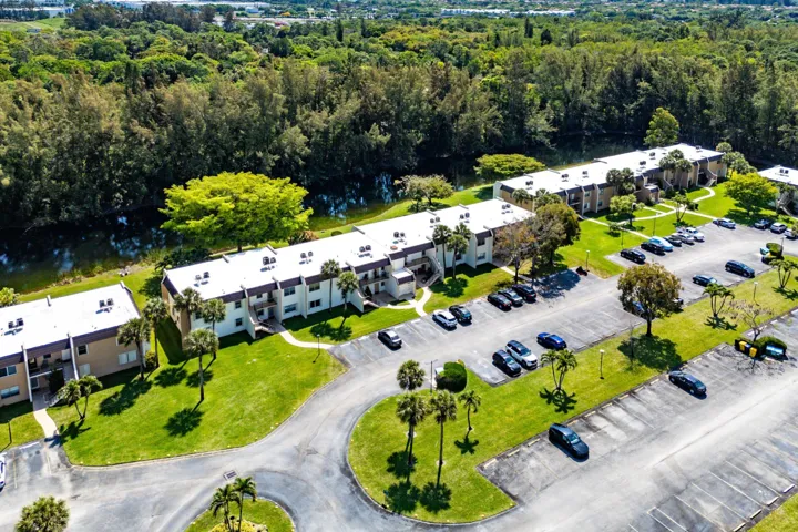 042-130LakeMerylDrive-228-WestPalmBeach-