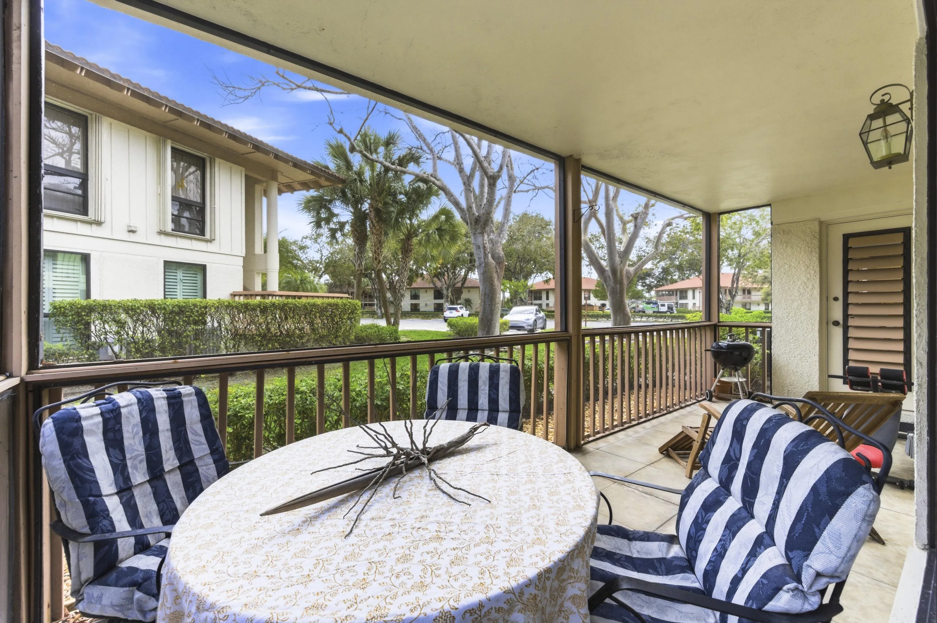 Wrap around Covered Lanai