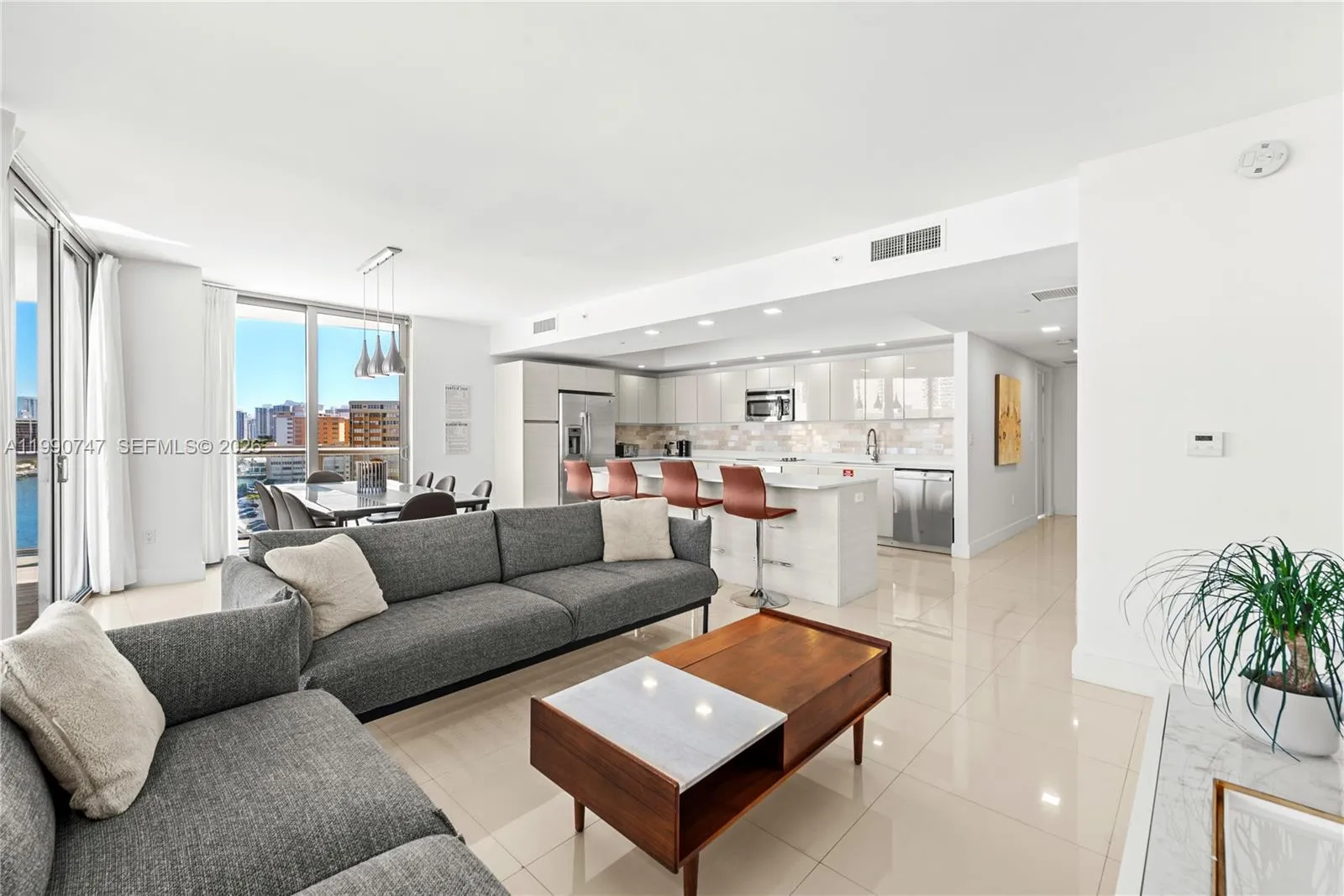 Large Windows with Lots of Natural Lighting
