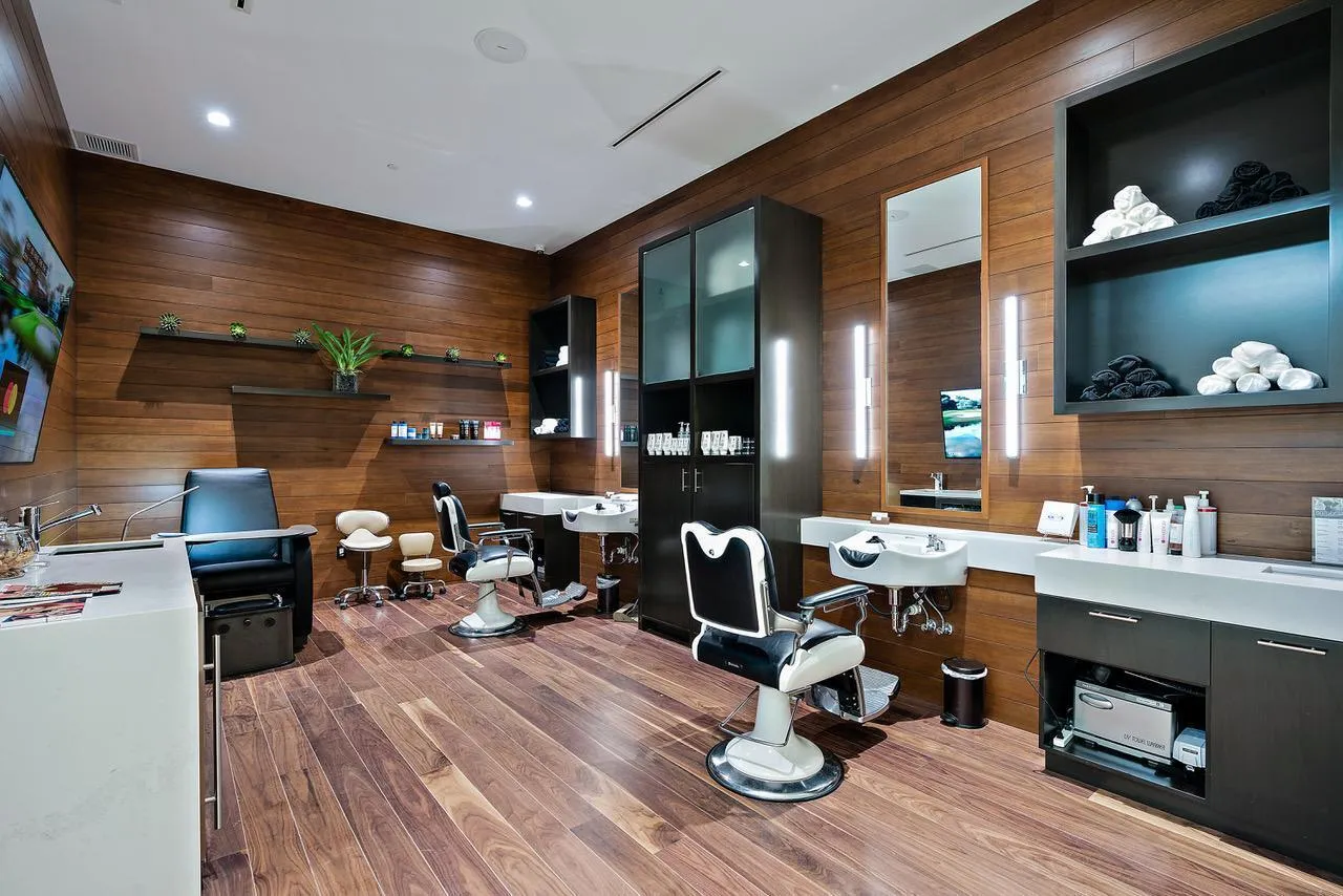 CLUBHOUSE BARBER SHOP