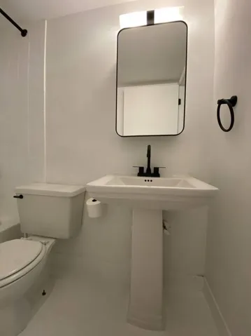 1740 nw n river - bathroom
