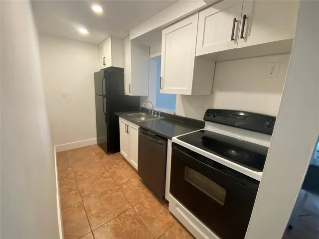 1740 nw n river - kithcen
