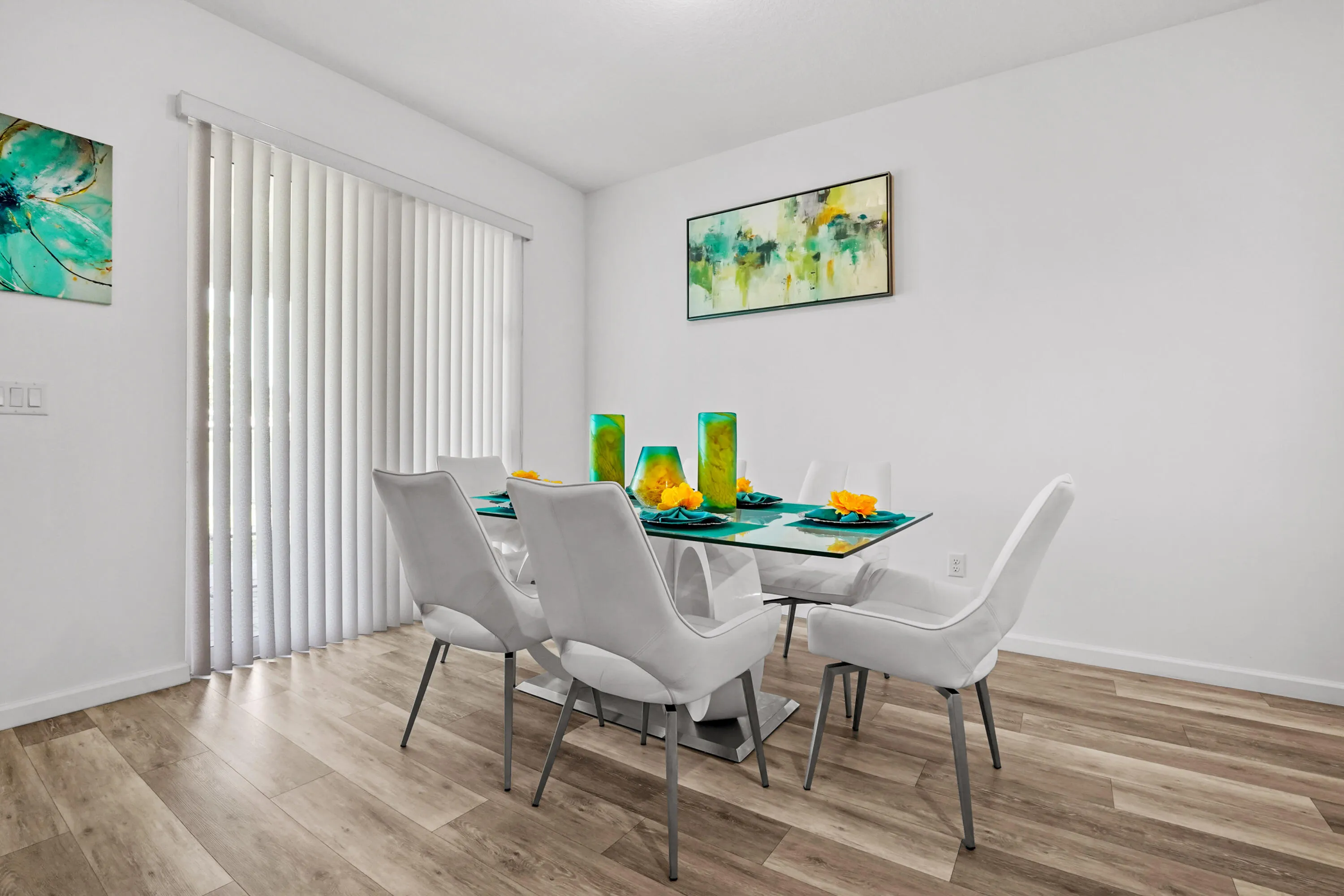 06 Dining room 01