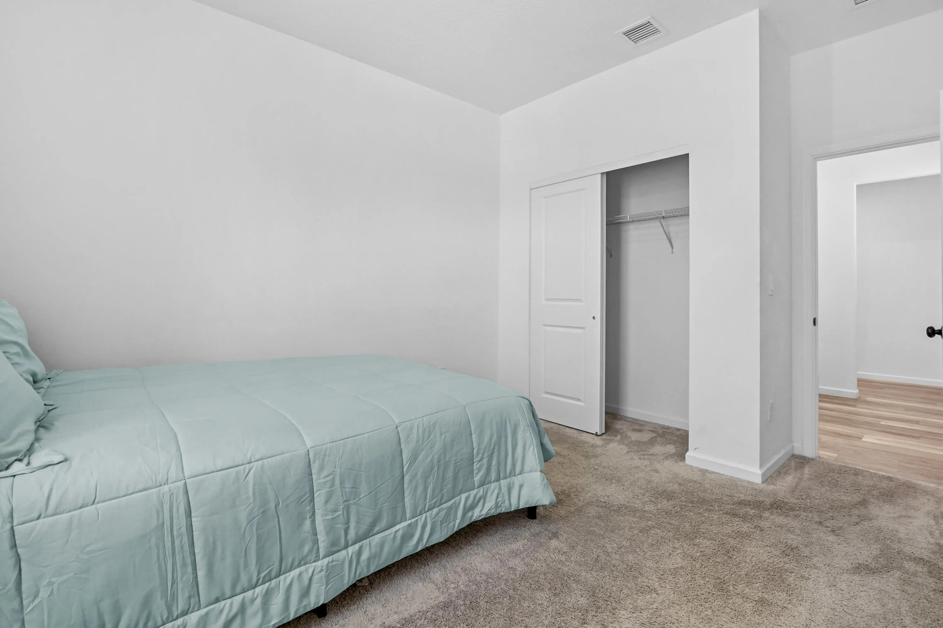 27 Bedroom 02