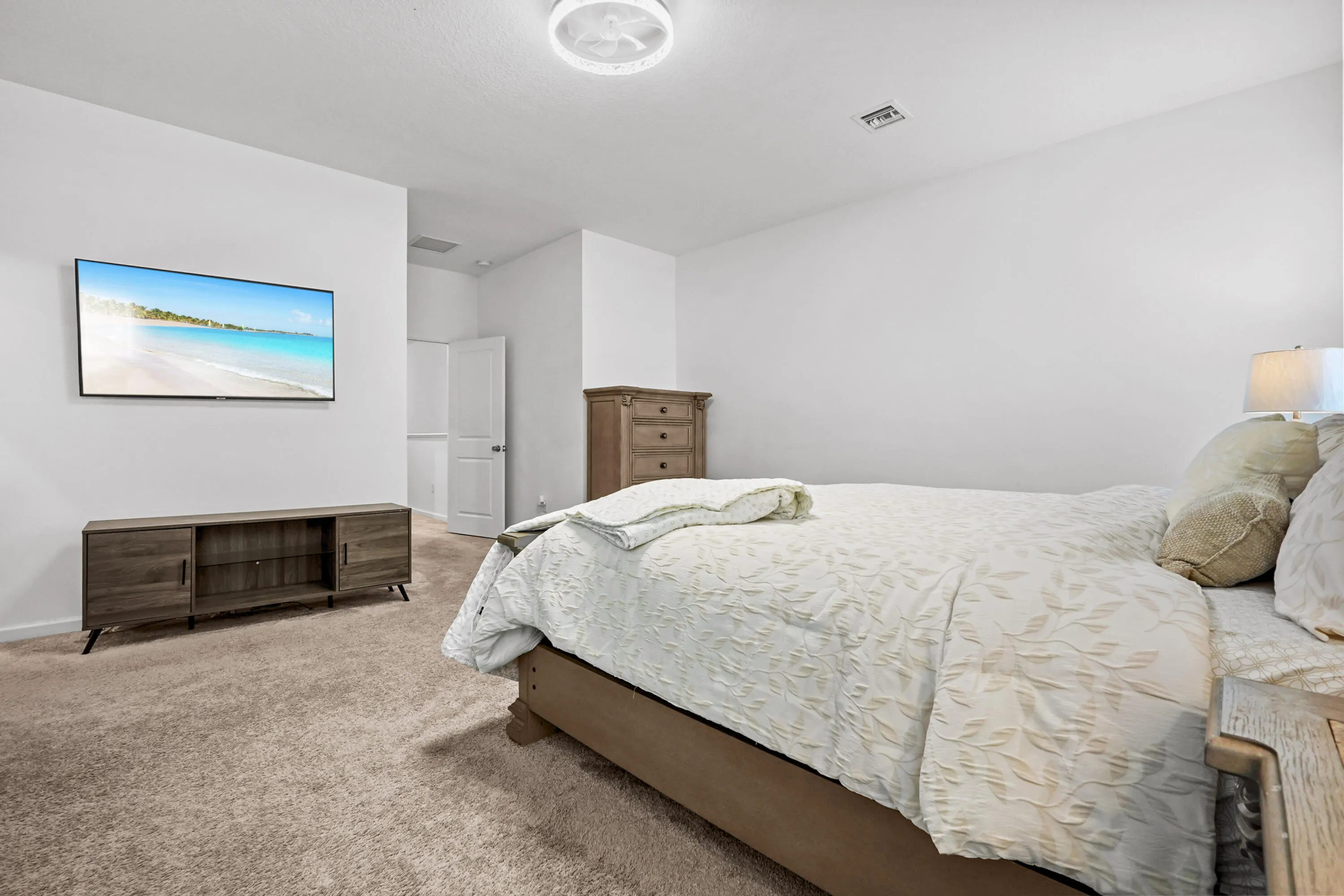 19 Bedroom 04