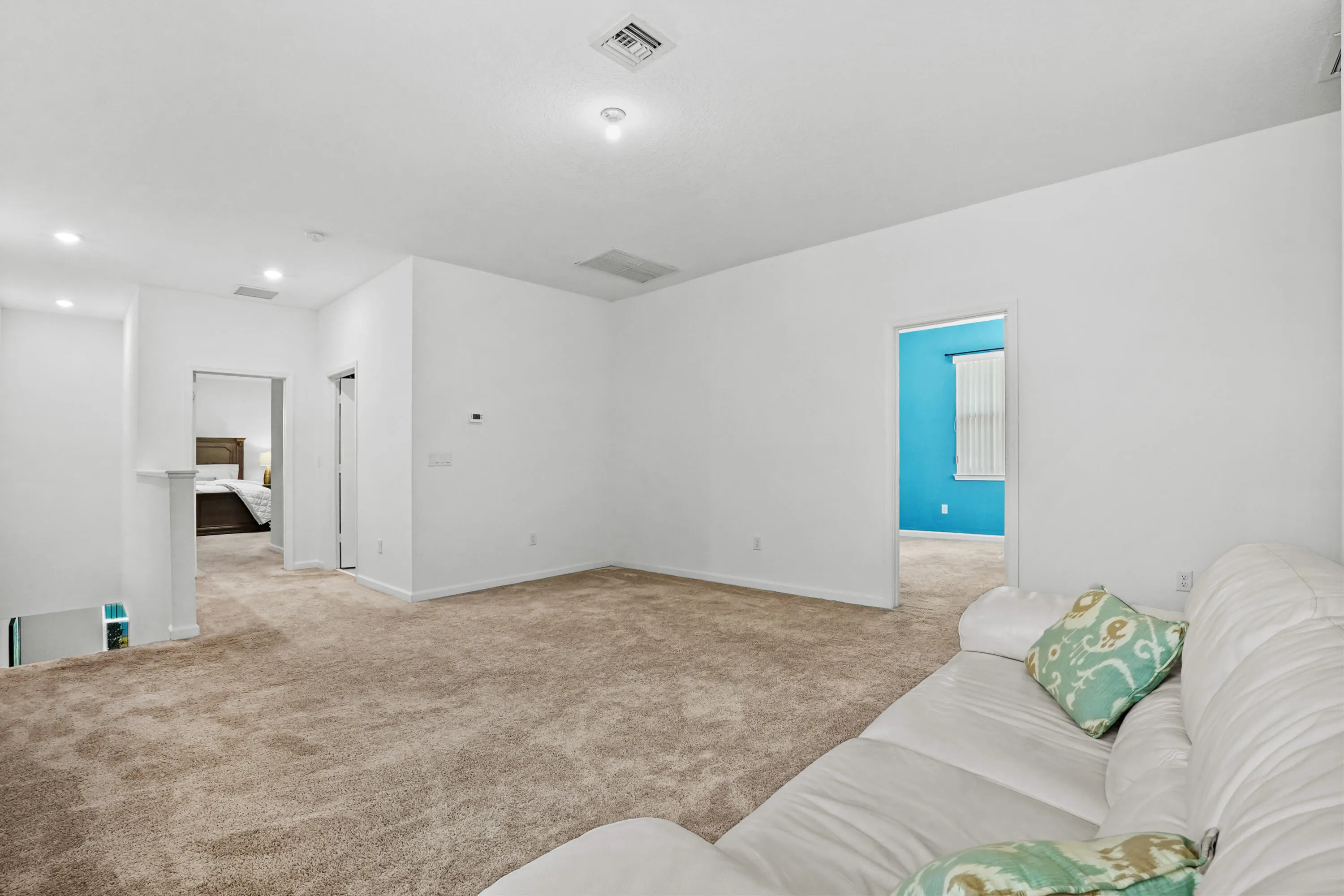 11 family room 02