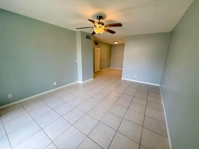 Entryway/ Living Room