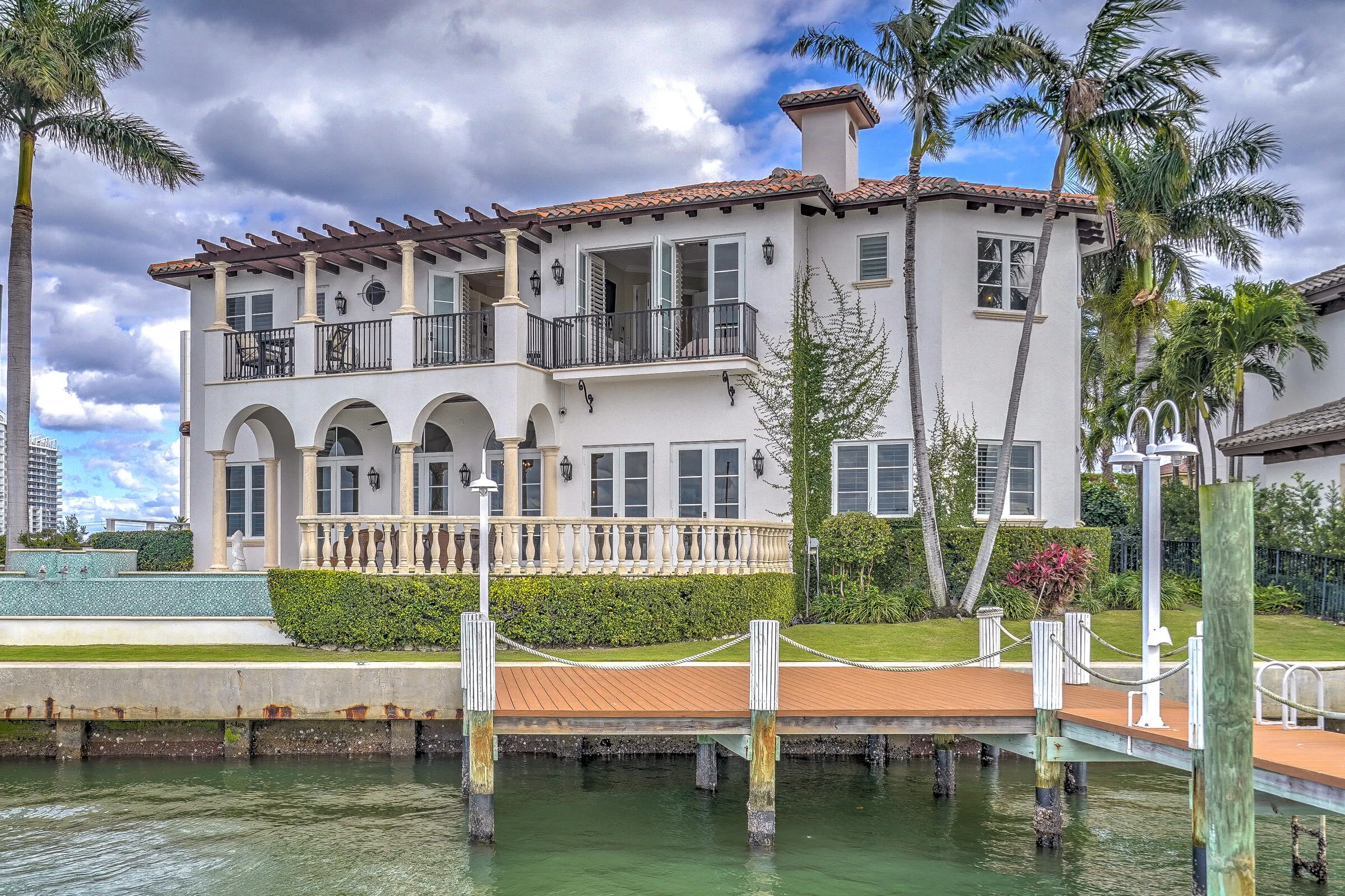 2775LakeDr-8