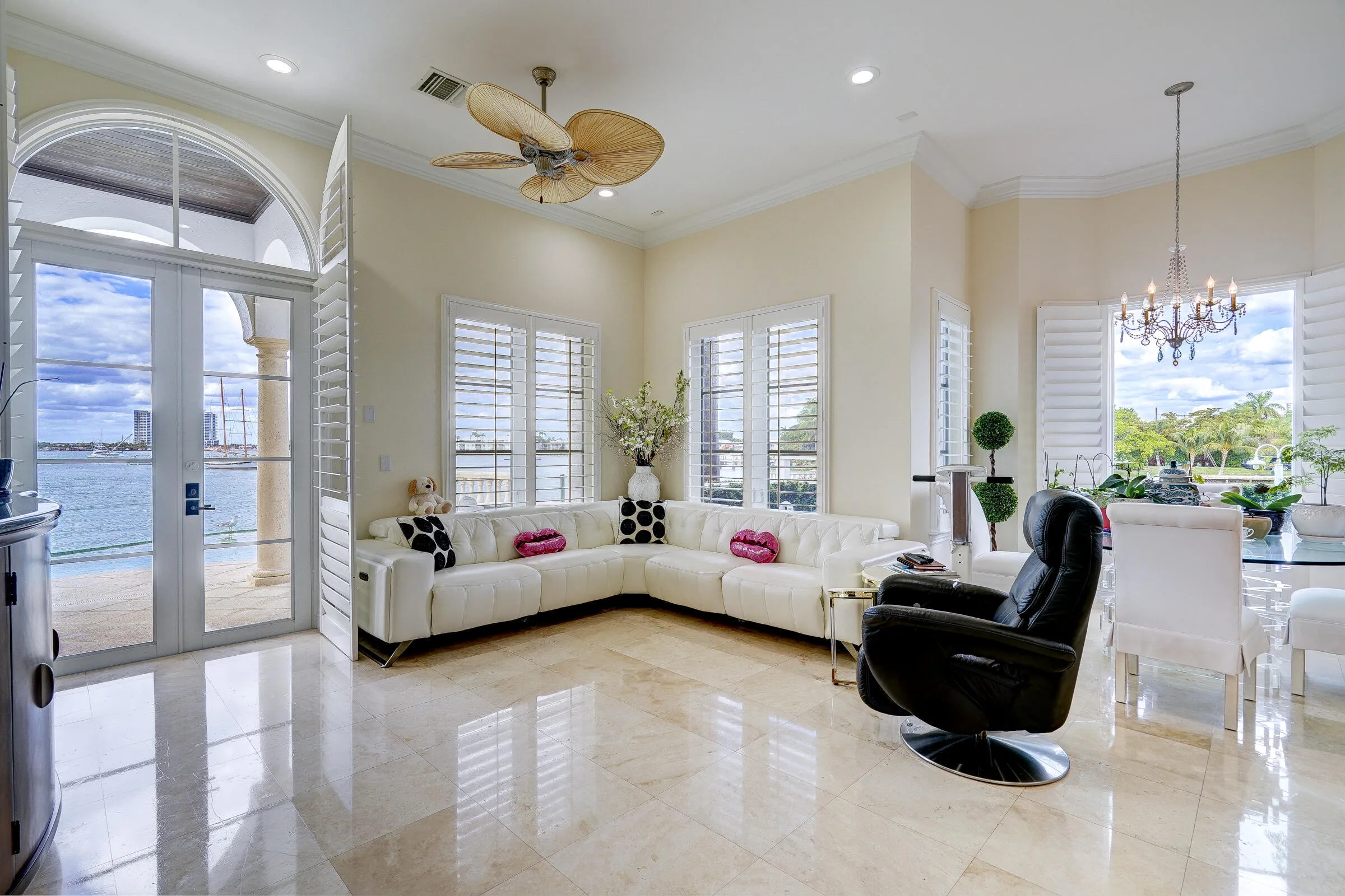 2775LakeDr-39