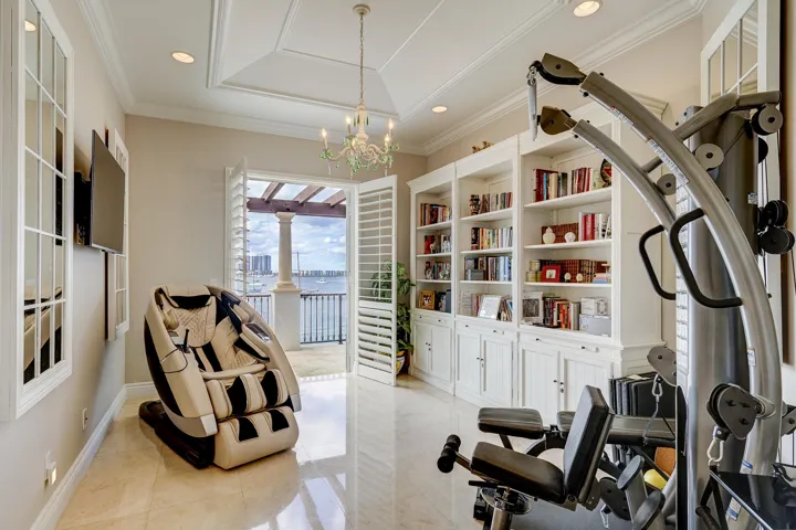 2775LakeDr-43