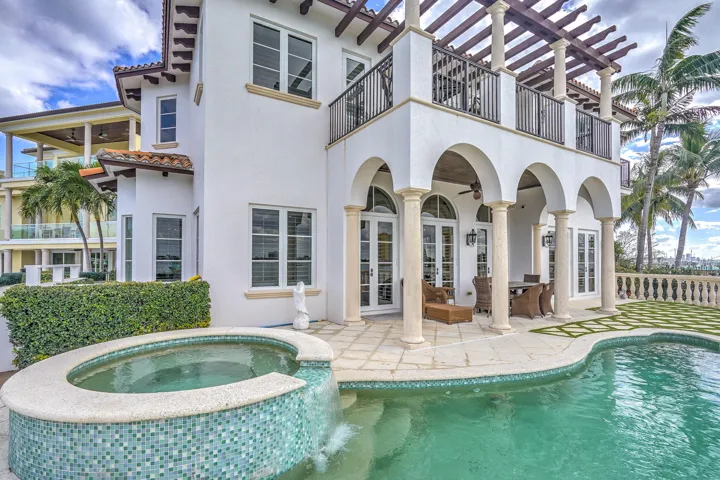 2775LakeDr-9