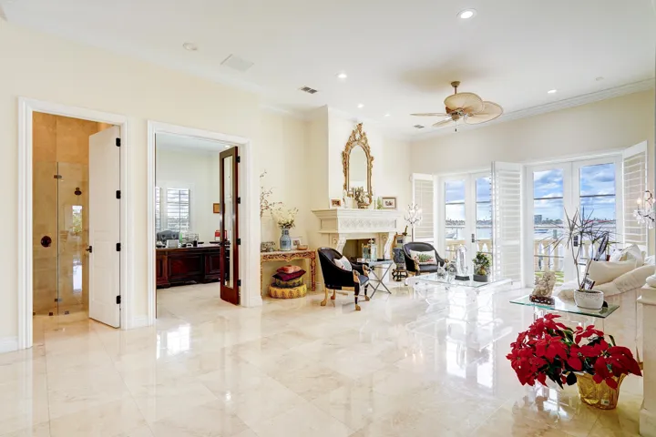 2775LakeDr-18