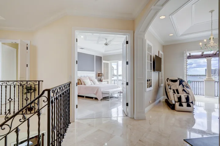 2775LakeDr-44