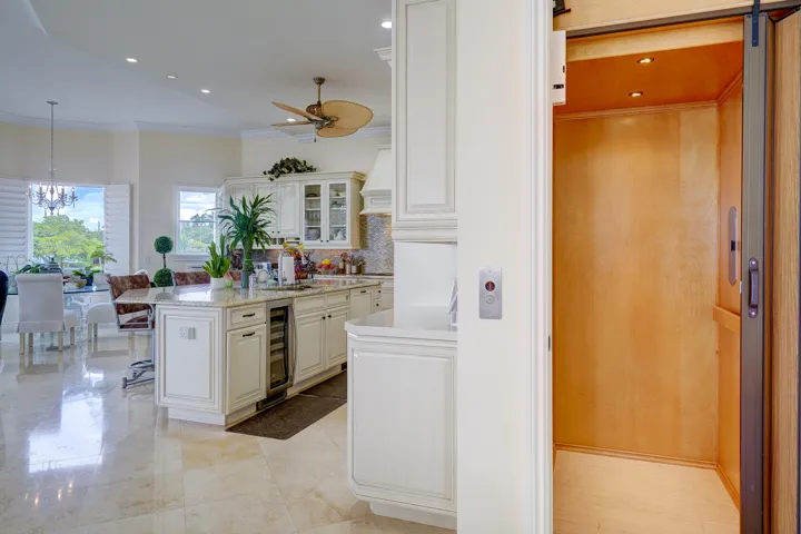 2775LakeDr-29