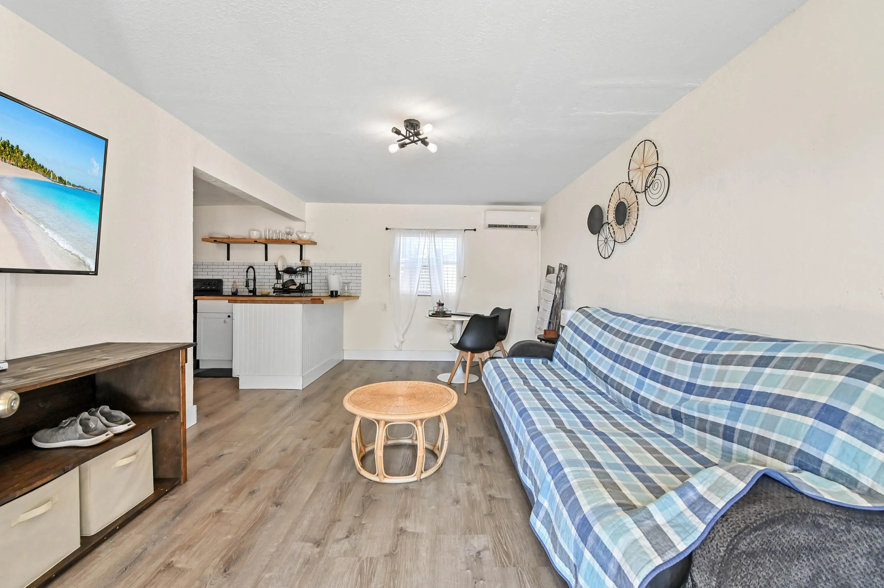 26 living room 01